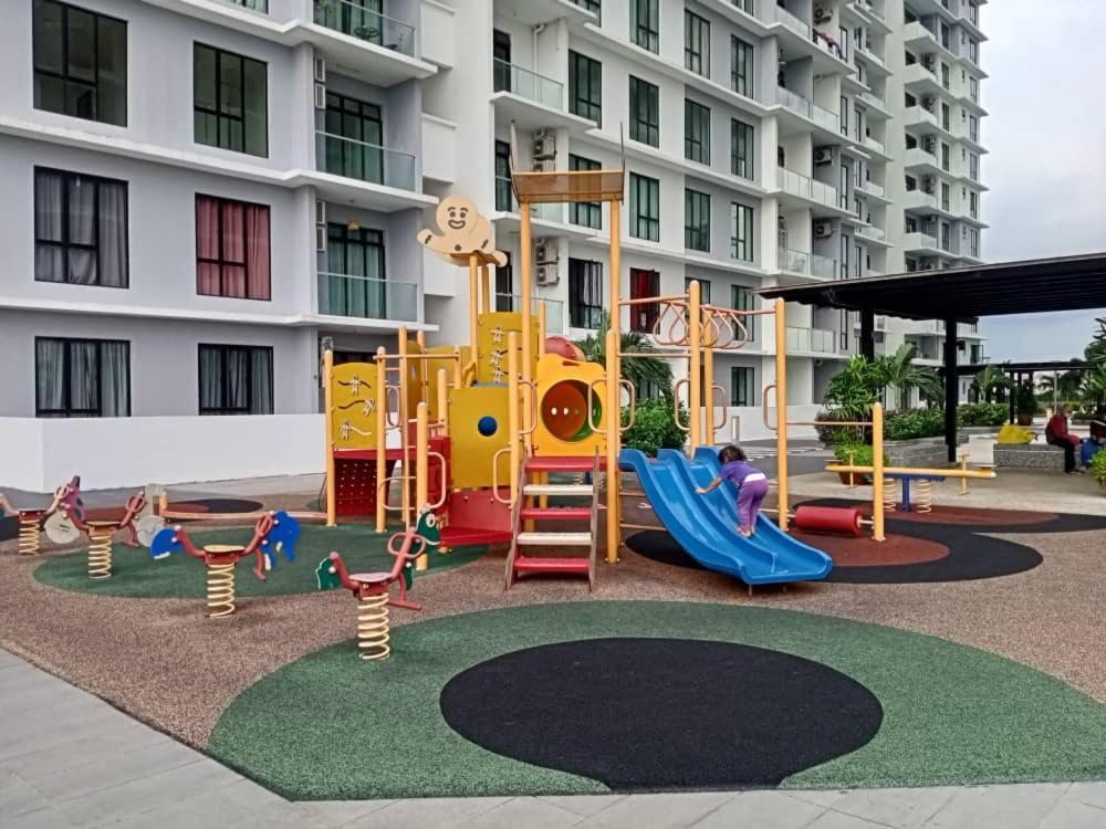 The Platino Paradigm Tv Netflix 3 Queenbeds Apartment ยะโฮร์บาห์รู ภายนอก รูปภาพ